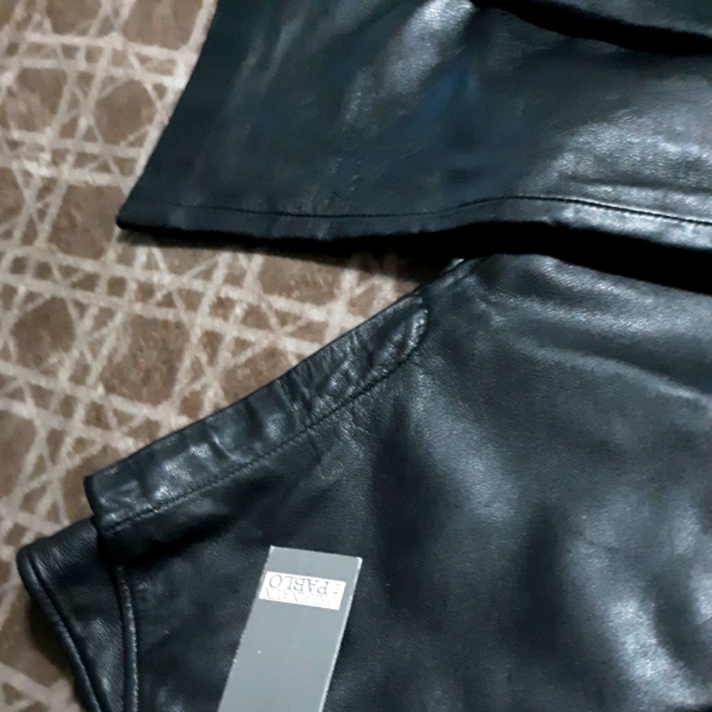 GENUINE LEATHER BLACK SZ 8 PANTS NEW!